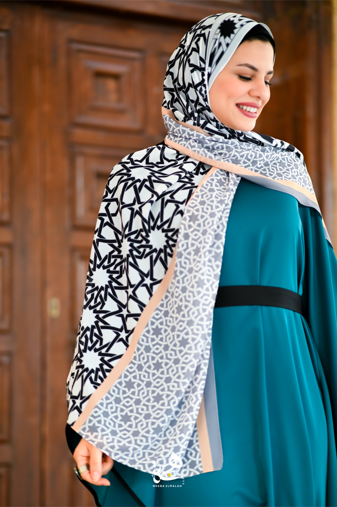 Arabesque scarf